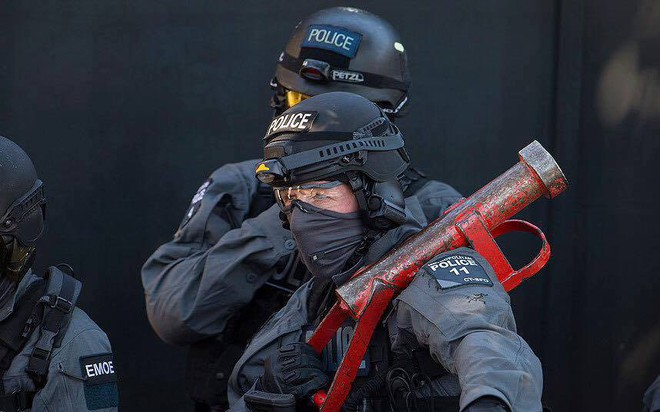 Cảnh sát đặc nhiệm chống khủng bố London được trang bị những loại vũ khí gì? - Ảnh 14.