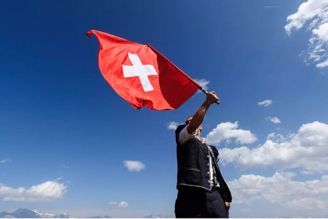 Thụy Sĩ trao thưởng 150.000 USD cho ai tìm được lỗ hổng trong hệ thống bỏ phiếu online của mình - Ảnh 1.