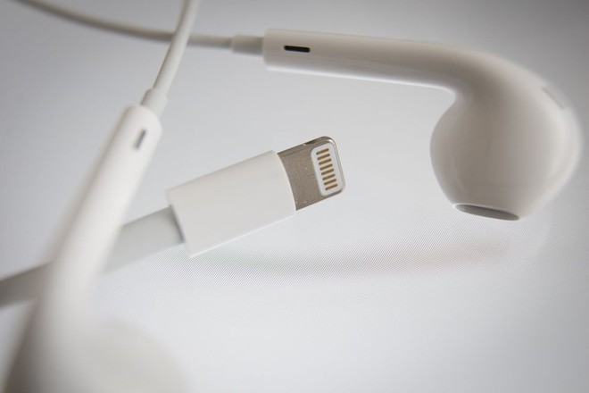 Vì sao Apple vẫn chưa mang cổng USB-C lên iPhone dù đã dùng trên iPad Pro và MacBook? - Ảnh 1.