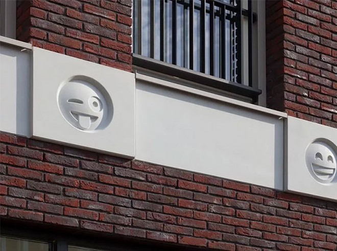 Tòa nhà độc đáo được trang trí ngoại thất bằng 22 biểu tượng emoji tại Hà Lan - Ảnh 1.