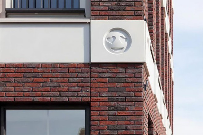 Tòa nhà độc đáo được trang trí ngoại thất bằng 22 biểu tượng emoji tại Hà Lan - Ảnh 6.