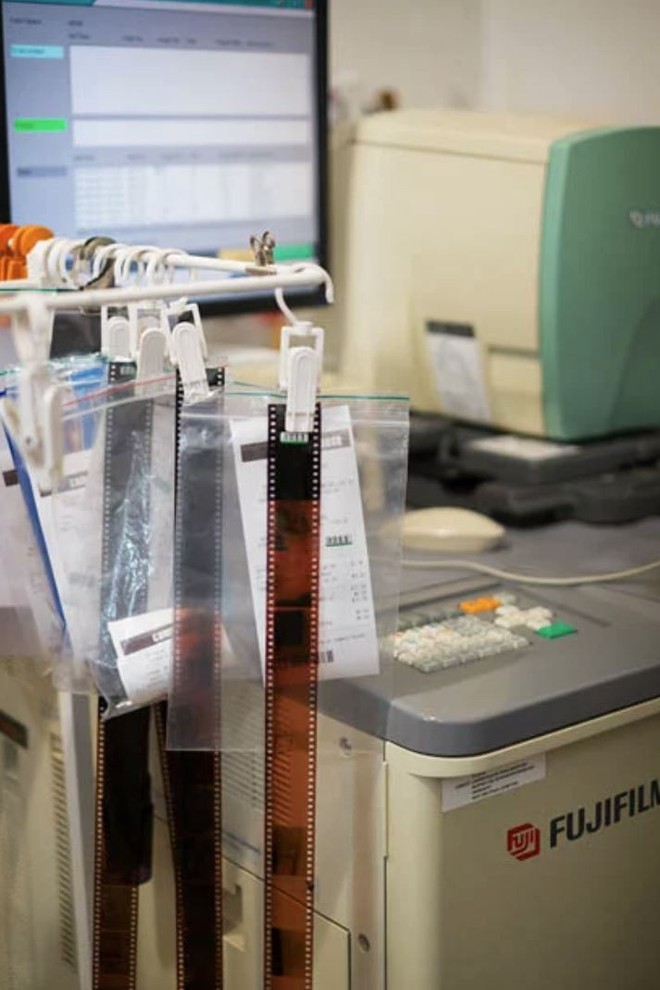 Tìm hiểu quá trình tráng rửa và scan ảnh film 35mm tại các phòng lab - Ảnh 15.