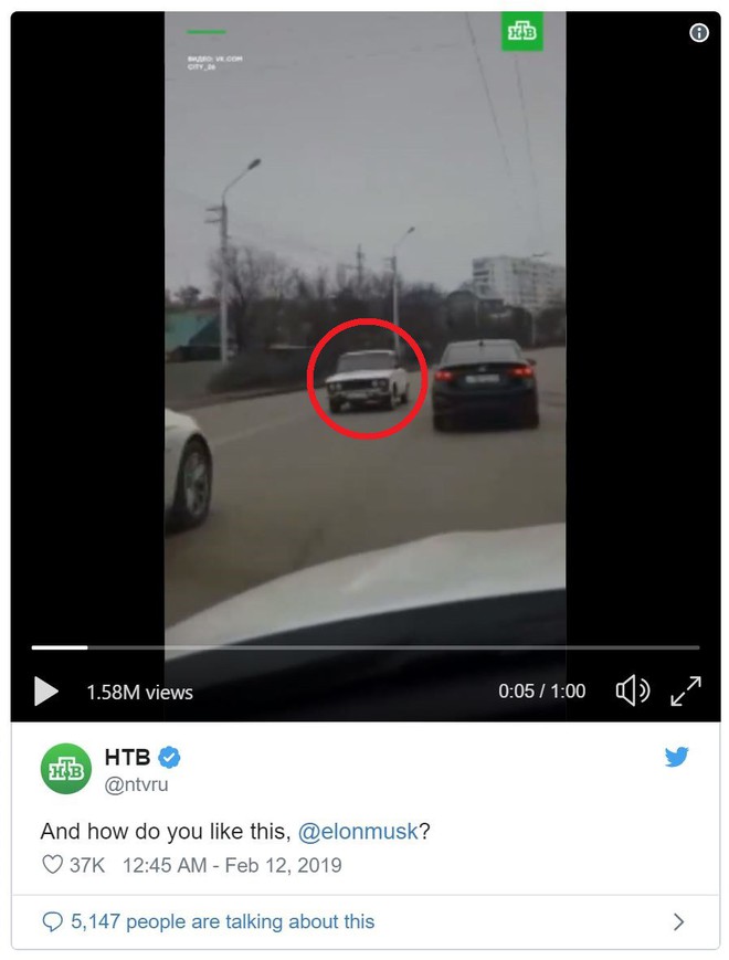 Thanh niên người Nga độ ô tô đi ngược tốc độ cao, Elon Musk ngả mũ thán phục nhưng cảnh sát thì xử phạt luôn - Ảnh 2.