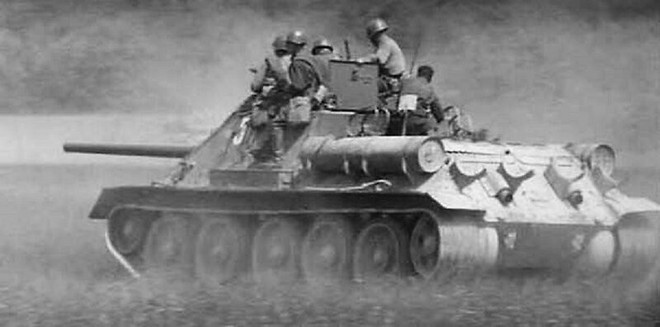 [Vietsub] Tìm hiểu về SU-100 - pháo tự hành chống tăng tốt nhất Thế chiến II mà đến giờ Việt Nam, Triều Tiên vẫn dùng - Ảnh 3.