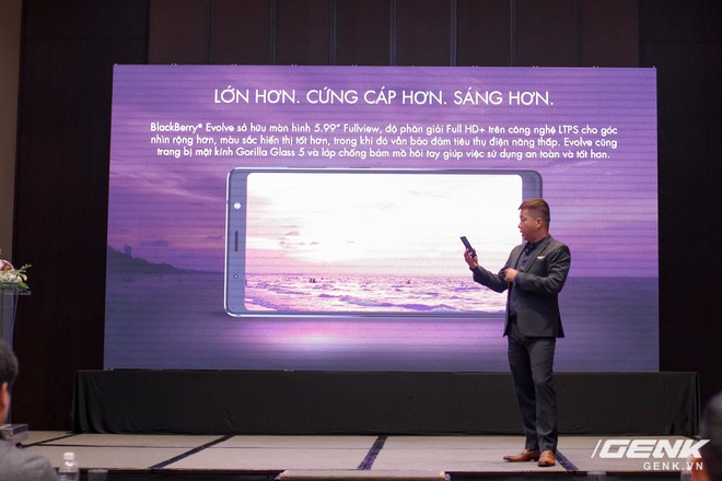 Blackberry Evolve chính thức ra mắt tại Việt Nam: màn hình 18:9, pin 4000mAh, Chip Snapdragon 450, giá 8 triệu đồng! - Ảnh 2.