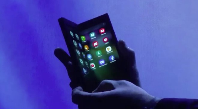 Không phải Galaxy X hay Galaxy F mà Galaxy Fold mới là tên gọi chính thức của chiếc smartphone màn hình gập Samsung - Ảnh 1.