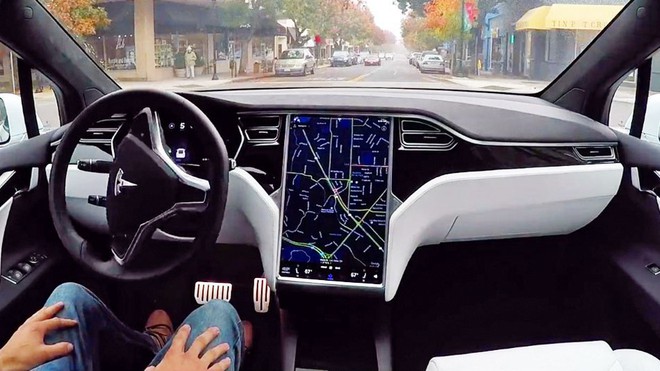 Elon Musk tuyên bố cuối năm 2020 xe Tesla sẽ có thể hoàn toàn tự lái - Ảnh 1.