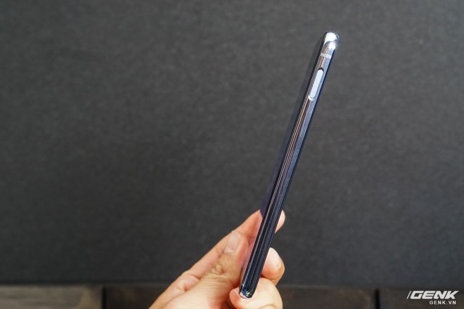 Trên tay Galaxy S10e: Flagship giá rẻ của Samsung, cũng là đòn đáp trả với iPhone XR - Ảnh 3.