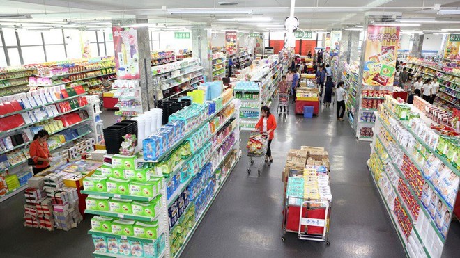 Có gì trong siêu thị đầu tiên ở thủ đô Bình Nhưỡng của Triều Tiên? - Ảnh 4.