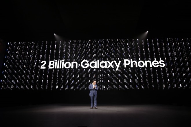 Samsung bán được hơn 2 tỷ chiếc smartphone Galaxy trong chưa đầy 1 thập kỷ - Ảnh 1.