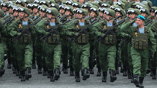 Quân đội Nga sẽ bị cấm sử dụng smartphone vì sợ bị theo dõi - Ảnh 2.