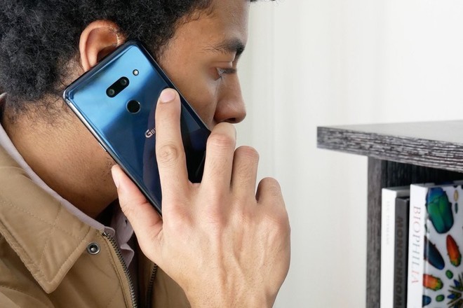 [MWC 2019] LG G8 ThinQ ra mắt: Có cả Hand ID lẫn Face ID, màn hình kiêm loa thoại, Snapdragon 855 - Ảnh 1.