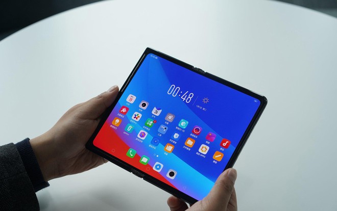 Đến lượt Oppo công bố smartphone màn hình gập của mình, thiết kế trông giống hệt Huawei Mate X - Ảnh 4.