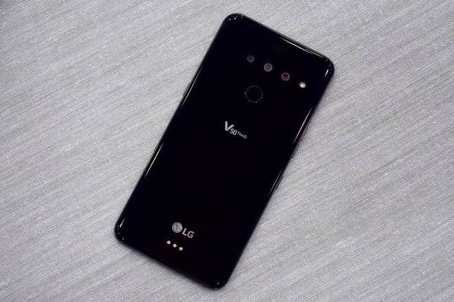 [MWC 2019] LG ra mắt V50 ThinQ: Smartphone 5G, chip Snapdragon 855, có khả năng gắn thêm một màn hình phụ thứ 2 - Ảnh 2.