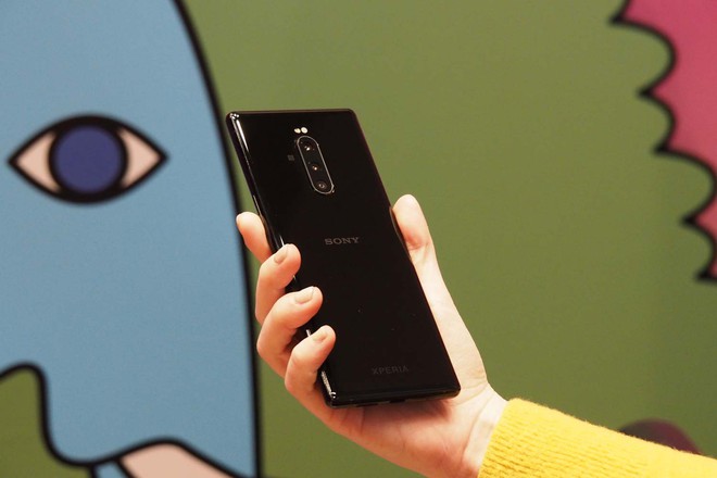 Cận cảnh và đánh giá nhanh Sony Xperia 1: Chiếc smartphone đẳng cấp dành cho các fan của Sony - Ảnh 3.
