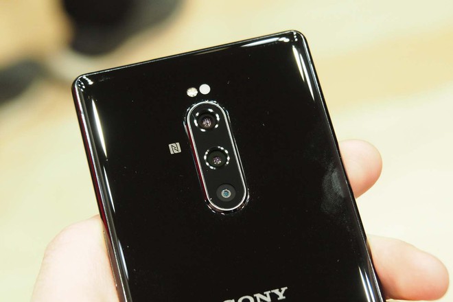 Cận cảnh và đánh giá nhanh Sony Xperia 1: Chiếc smartphone đẳng cấp dành cho các fan của Sony - Ảnh 4.