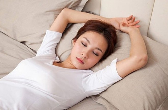Khoa học chứng minh: Ngủ nghiêng có thể khiến bạn gắt gỏng hơn vào buổi sáng - Ảnh 2.