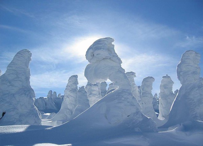 Tuyết phủ cao tới 17m, thung lũng quanh co ở Nhật được mệnh danh là The Wall đời thực - Ảnh 13.