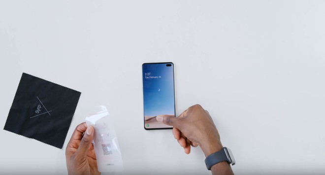 YouTuber công nghệ hàng đầu thế giới làm video giải thích cảm biến vân tay trên Galaxy S10 có hoạt động với miếng dán màn hình hay không - Ảnh 2.
