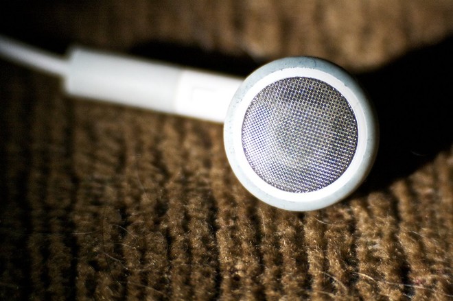 Apple được cho là sẽ ra mắt một cặp tai nghe không dây trùm đầu, và hoàn toàn có thể phổ biến như AirPods - Ảnh 3.