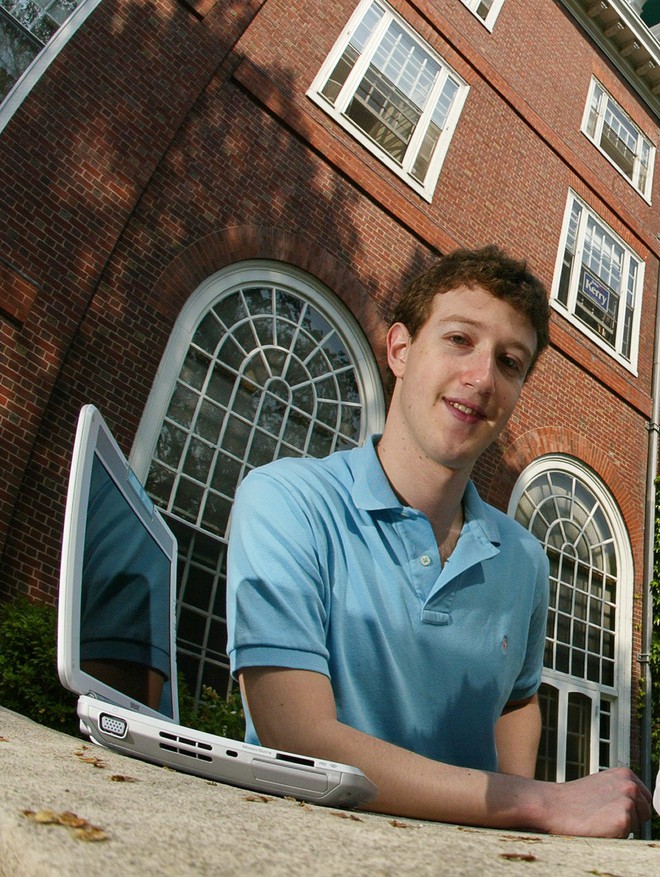 Facebook tròn 15 tuổi vào hôm nay, hãy cùng nhìn lại hành trình từ phòng ký túc xá Harvard cho đến rắc rối hiện tại của mạng xã hội này - Ảnh 3.
