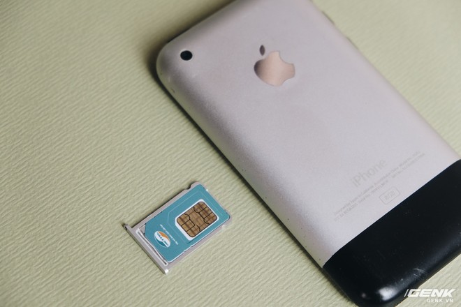 11 đời iPhone và 4 loại thẻ SIM: Từ Mini SIM đến eSIM, iPhone đã thay đổi thẻ SIM như thế nào? - Ảnh 1.
