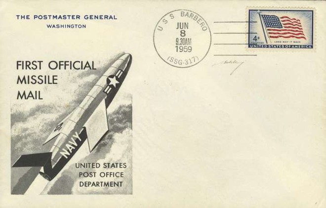 Bi hài chuyện bưu chính Mỹ cố gắng gửi thư bằng tên lửa - Ảnh 1.
