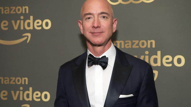 CEO Amazon Jeff Bezos bị báo Mỹ dọa tung ảnh nóng cùng bạn gái - Ảnh 2.