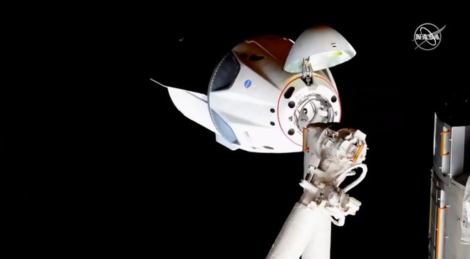 Chuyên gia Vũ trụ Nga trầm trồ trước tàu Crew Dragon của Elon Musk: Roscosmos trông như một cơ quan vũ trụ yếu đuối - Ảnh 1.