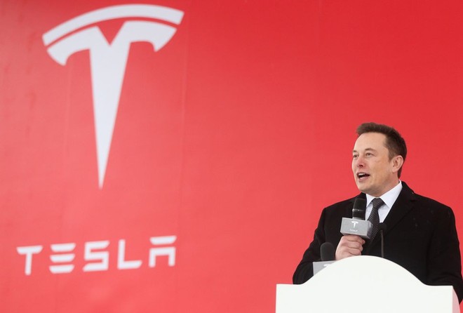 Elon Musk bị nhà đầu tư Tesla kiện vì phát ngôn thiếu kiểm soát trên Twitter - Ảnh 1.