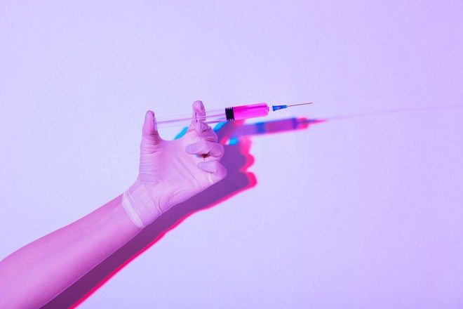 Hiệp hội Y khoa Mỹ thúc giục Google, Facebook ngăn chặn thông tin chống vắc-xin - Ảnh 1.