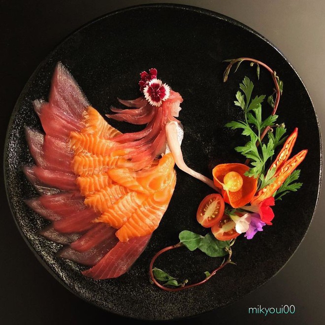 Chỉ xem Youtube, ông bố Nhật đã tạo ra những tác phẩm nghệ thuật đáng kinh ngạc từ cá sống - Ảnh 2.