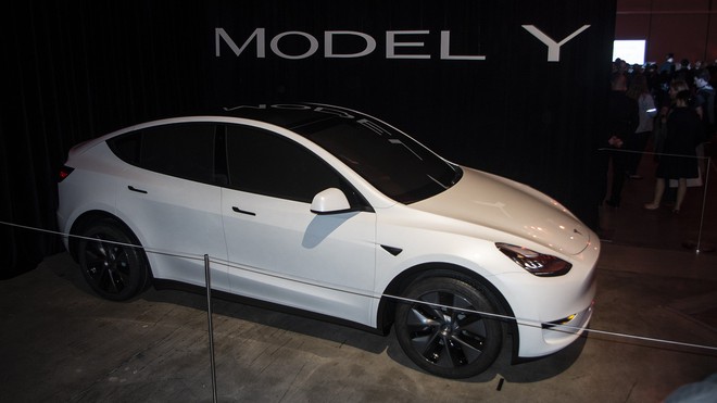 Cận cảnh Tesla Model Y: Không hầm hố và sang trọng, nhưng quá đủ cho một chiếc SUV chạy điện giá cả phải chăng - Ảnh 2.