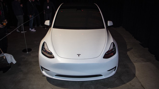 Cận cảnh Tesla Model Y: Không hầm hố và sang trọng, nhưng quá đủ cho một chiếc SUV chạy điện giá cả phải chăng - Ảnh 3.