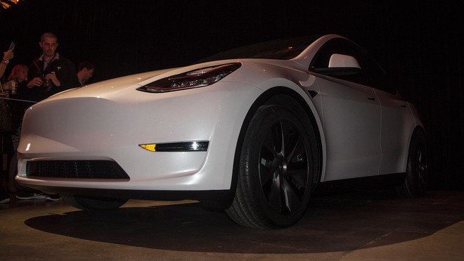 Cận cảnh Tesla Model Y: Không hầm hố và sang trọng, nhưng quá đủ cho một chiếc SUV chạy điện giá cả phải chăng - Ảnh 5.