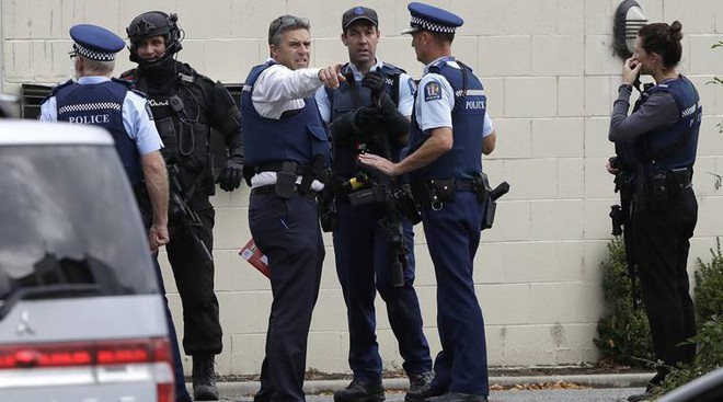 Vụ xả súng khủng bố man rợ ở New Zealand được thiết kế để lan truyền trên Facebook và YouTube - Ảnh 1.