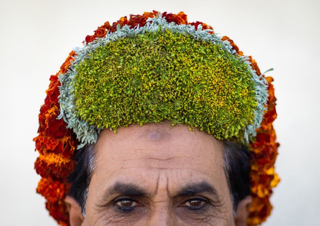 Tưởng chỉ có sa mạc, Saudi Arabia còn là xứ sở của 2000 loại thảo mộc, đàn ông thích đội hoa để làm đẹp và chữa bệnh - Ảnh 9.