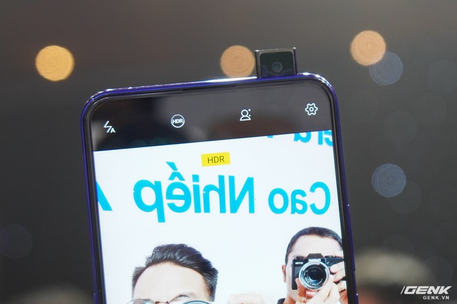  Vivo V15 ra mắt tại Việt Nam: màn hình tràn viền, camera selfie thò thụt, 3 camera sau, giá 8 triệu - Ảnh 1.