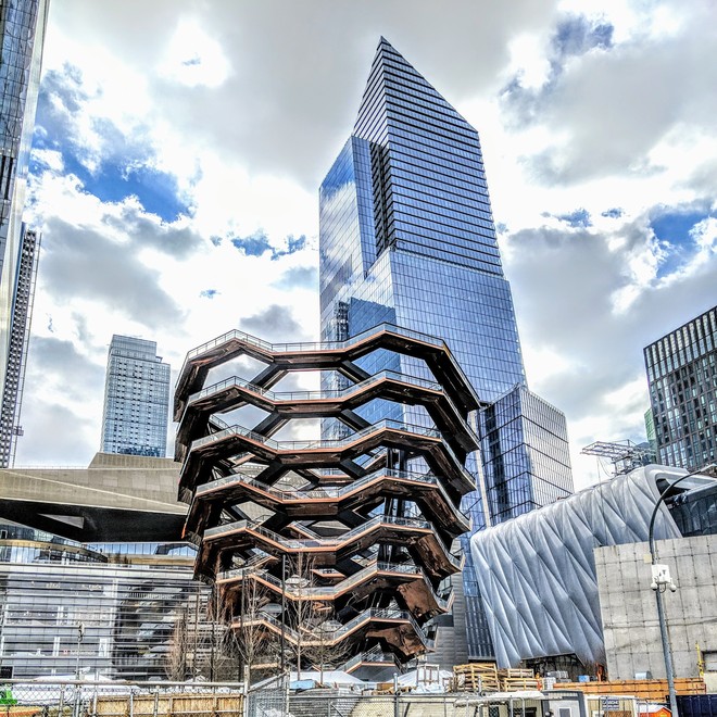Ghé thăm toà nhà mới nổi được ví như siêu kiến trúc của New York, phức tạp và đau đầu hơn tất cả người yêu cũ của bạn cộng lại - Ảnh 1.
