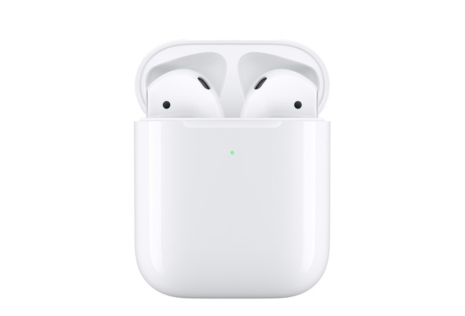 CEO Apple quá cáo già khi bán lẻ sạc không dây cho AirPods mới với giá 79 USD - Ảnh 1.