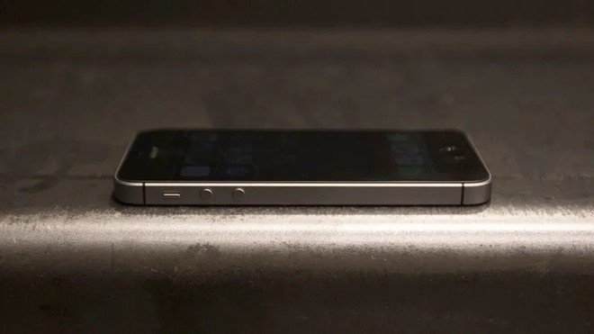 iPhone SE chính thức được bán lại trên Apple Store, giá từ 249 USD - Ảnh 1.