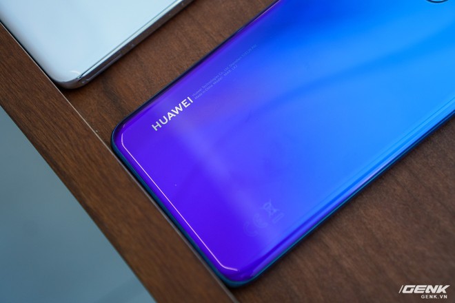 Trên tay Huawei P30 Lite: chỉ dùng Kirin 710, 3 camera sau, camera selfie 32 MP, giá từ 7,49 triệu đồng - Ảnh 8.