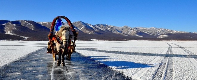 Lễ hội trên hồ đóng băng kỳ lạ của người Mông Cổ: Lạnh kinh hoàng nhưng đẹp đến mê mẩn - Ảnh 5.