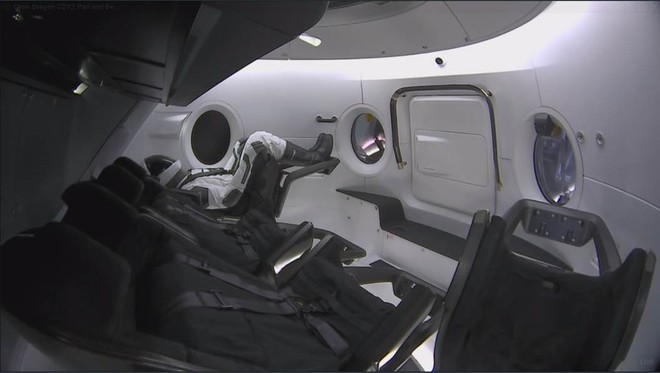 SpaceX và NASA tạo nên lịch sử ngành Vũ trụ: tàu thử nghiệm Crew Dragon đã tới được trạm ISS - Ảnh 2.