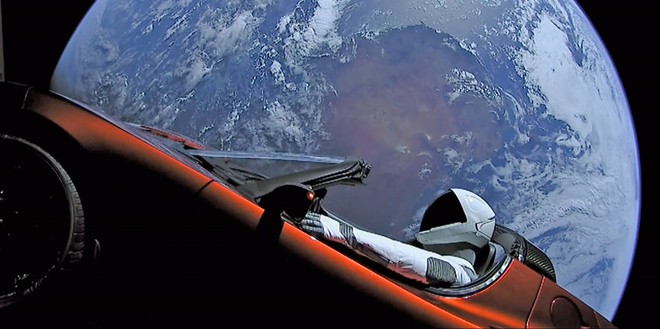 Tesla Roadster chính thức là chiếc xe đi xa nhất trong lịch sử nhân loại sau khi được Elon Musk gửi vào vũ trụ 1 năm trước - Ảnh 6.