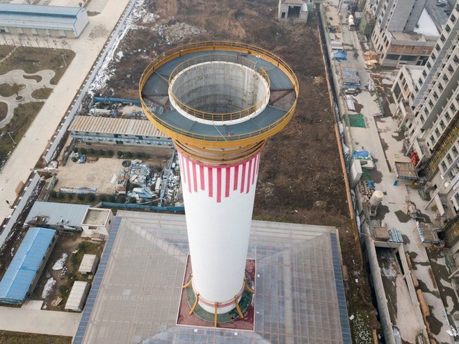 Tháp cao 100 mét này là cách Trung Quốc giải quyết được ô nhiễm không khí: giá 2 triệu đô/cái, tạo 10 triệu mét khối không khí sạch mỗi ngày - Ảnh 2.