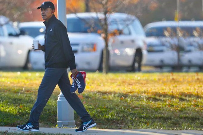 Nổi tiếng yêu thể thao, các đời Tổng thống Mỹ thích đeo sneakers gì khi đi chạy? - Ảnh 16.