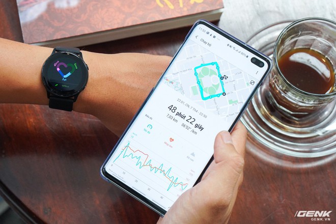 Trên tay đồng hồ Galaxy Watch Active giá 5,5 triệu đồng: đơn giản nhưng không kém phần sang trọng, thiết kế nhỏ gọn hợp với cổ tay người Á Đông - Ảnh 10.