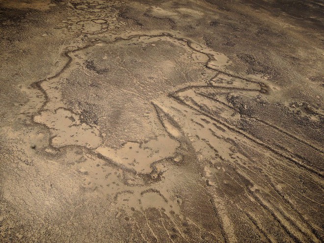 Khắp Trung Đông, hàng ngàn cánh diều khổng lồ có niên đại tới cả 9.000 năm nằm rải rác khắp nơi - Ảnh 6.