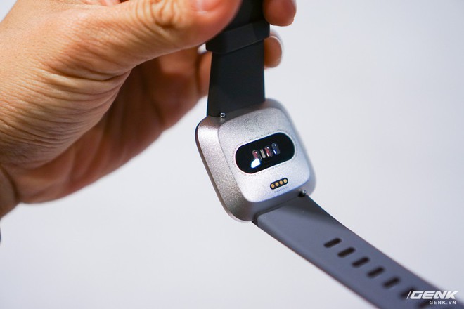 Fitbit ra mắt đồng hồ Versa Lite tại Việt Nam: cắt bớt Wi-Fi, không còn bộ nhớ trong chứa nhạc, 1 phím cứng, giá rẻ hơn bản gốc 1,2 triệu đồng - Ảnh 5.